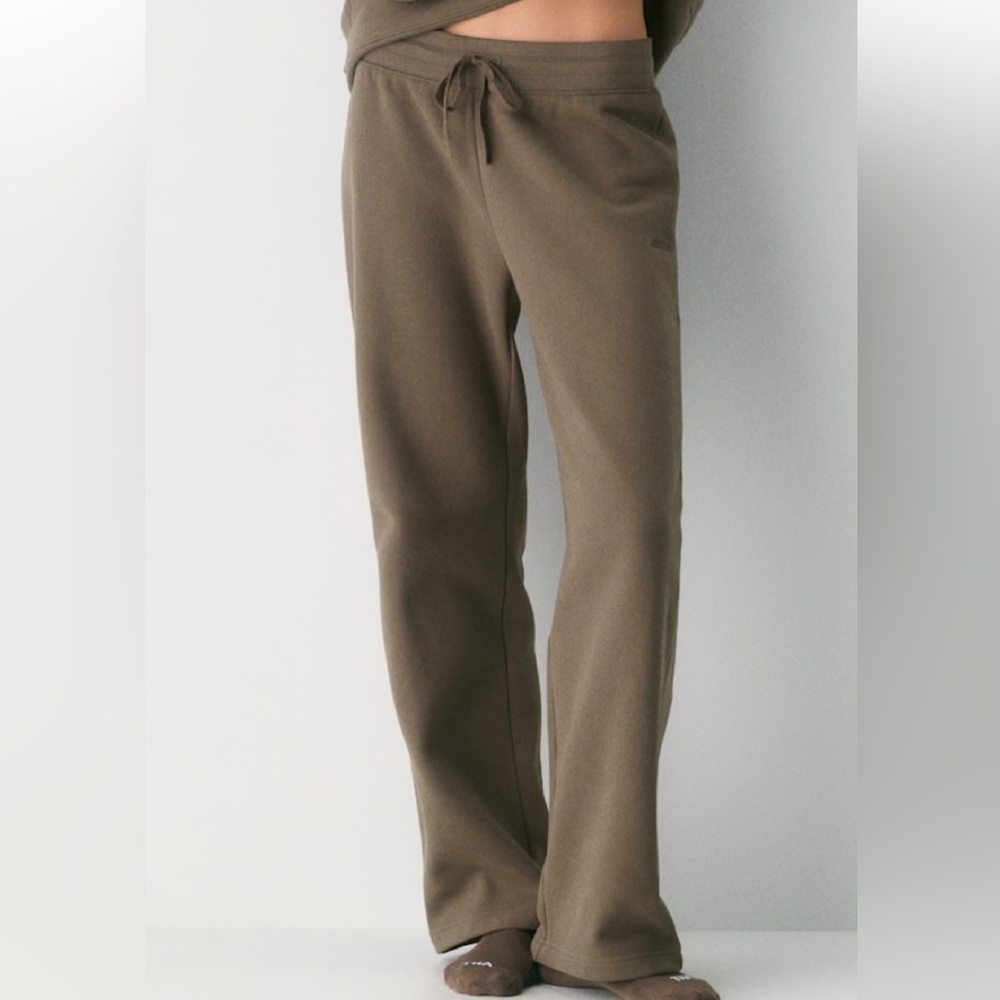 NWT Aritzia Sweatfleece perfect banded sweatpants cola taupe